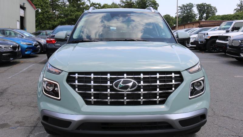 Hyundai Venue Limited IVT 2025