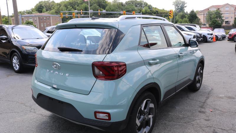 Hyundai Venue Limited IVT 2025