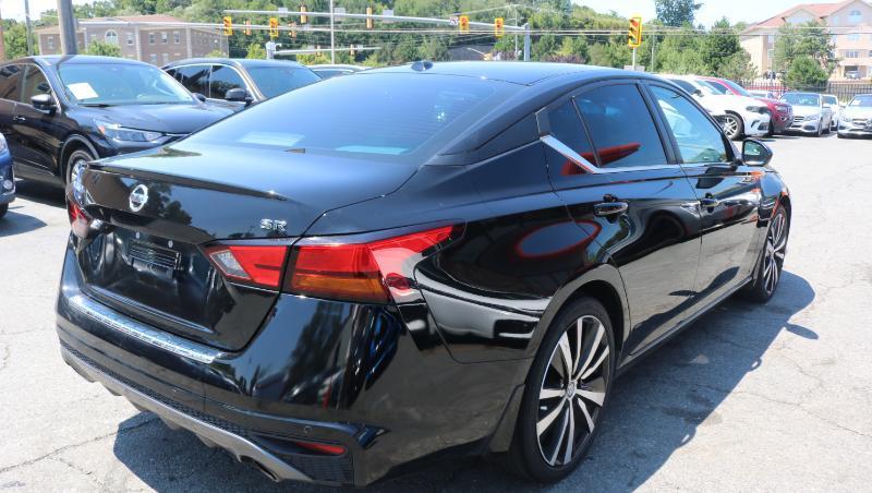 Nissan Altima 2.5 SR Sedan 2022