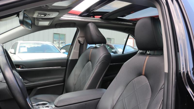 Toyota Camry XLE Auto (Natl) 2019