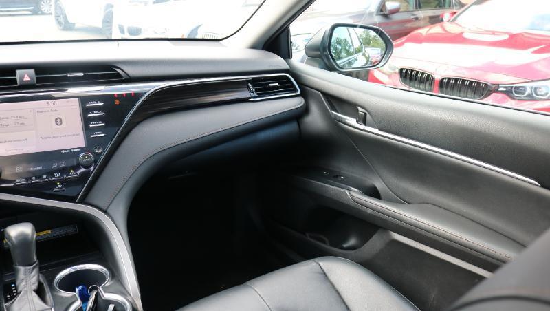 Toyota Camry XLE Auto (Natl) 2019