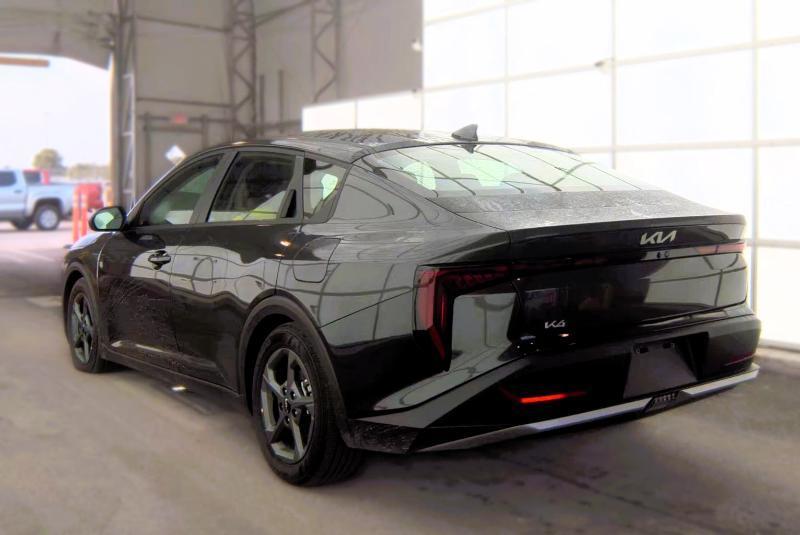 Kia K4 LXS FWD 2025