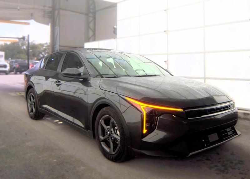 Kia K4 LXS FWD 2025