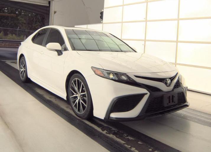Toyota Camry Hybrid SE Nightshade CVT (Natl) 2023