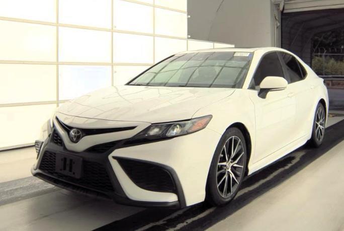 Toyota Camry Hybrid SE Nightshade CVT (Natl) 2023