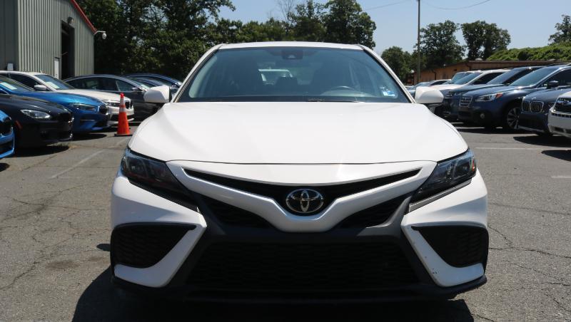 Toyota Camry Hybrid SE Nightshade CVT (Natl) 2023