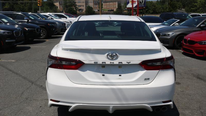 Toyota Camry Hybrid SE Nightshade CVT (Natl) 2023