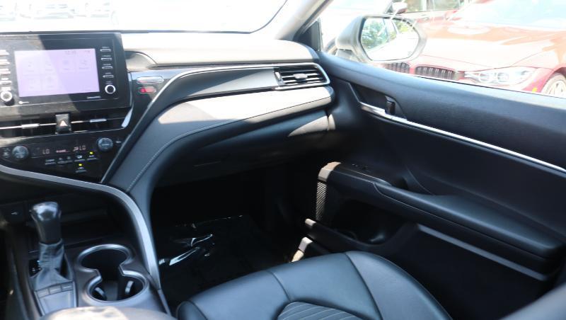 Toyota Camry Hybrid SE Nightshade CVT (Natl) 2023