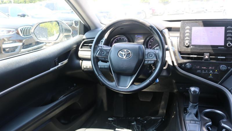 Toyota Camry Hybrid SE Nightshade CVT (Natl) 2023