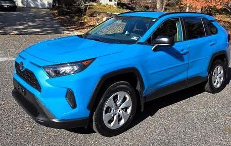 Toyota RAV4 LE FWD (Natl) 2021