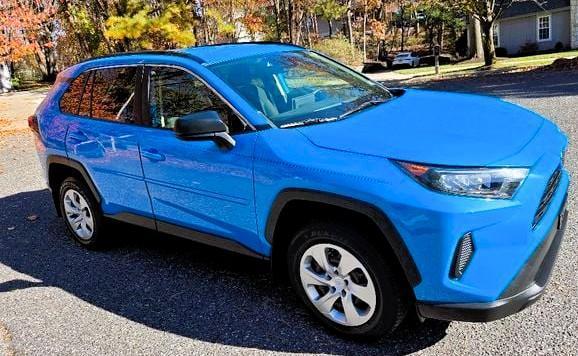 Toyota RAV4 LE FWD (Natl) 2021