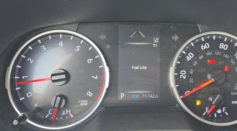 Toyota RAV4 LE FWD (Natl) 2021