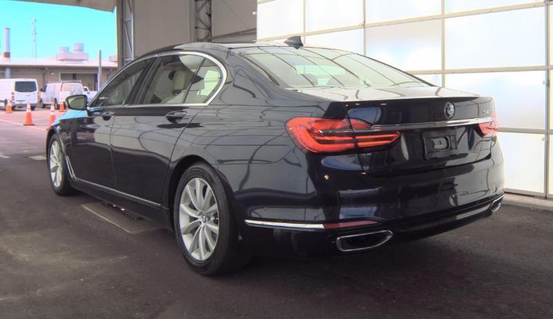 BMW 7 Series 4dr Sdn 740i RWD 2016