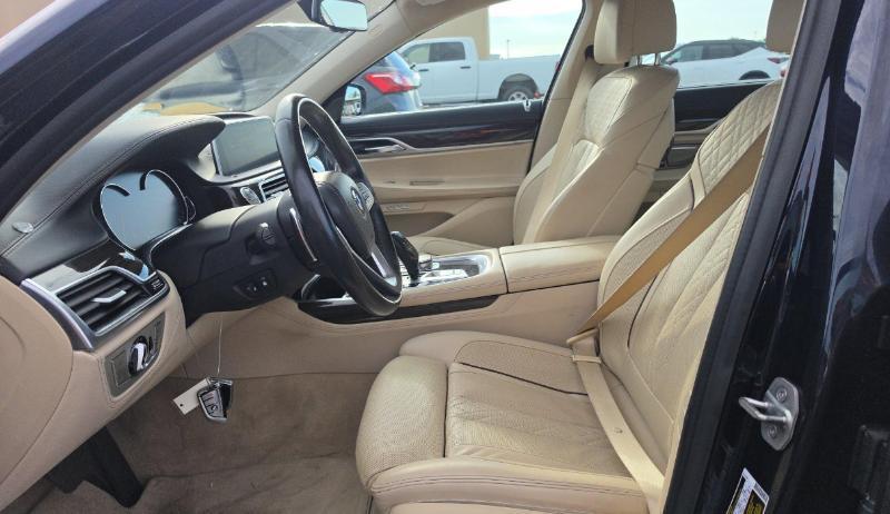 BMW 7 Series 4dr Sdn 740i RWD 2016