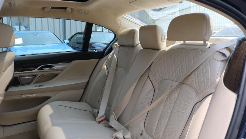 BMW 7 Series 4dr Sdn 740i RWD 2016