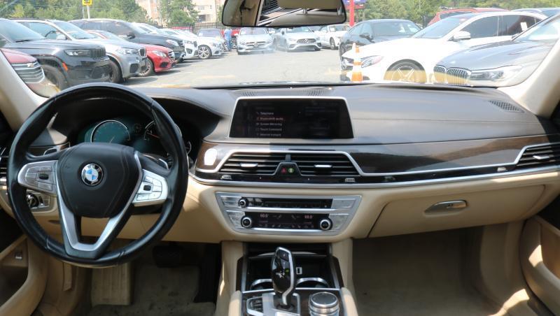 BMW 7 Series 4dr Sdn 740i RWD 2016