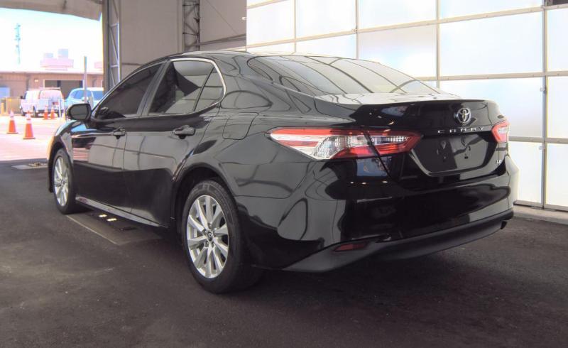 Toyota Camry LE Auto (Natl) 2018
