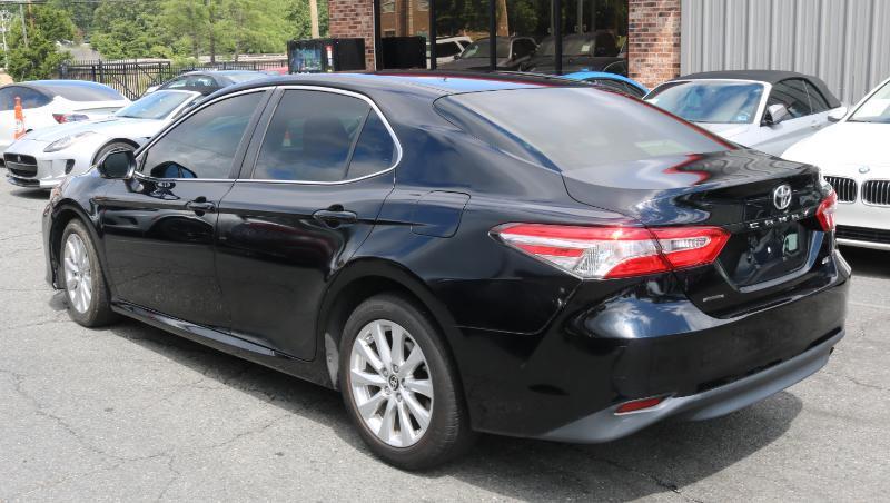Toyota Camry LE Auto (Natl) 2018