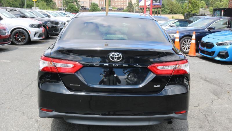 Toyota Camry LE Auto (Natl) 2018
