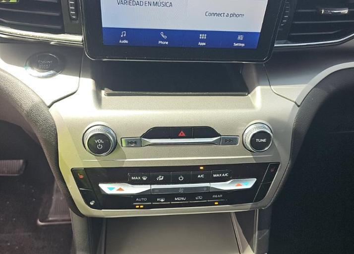 Ford Explorer XLT 2022