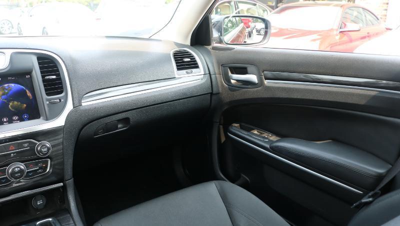 Chrysler 300 Touring RWD 2020