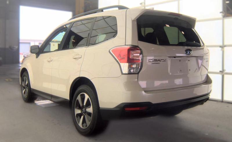 Subaru Forester 2.5i Limited CVT 2017