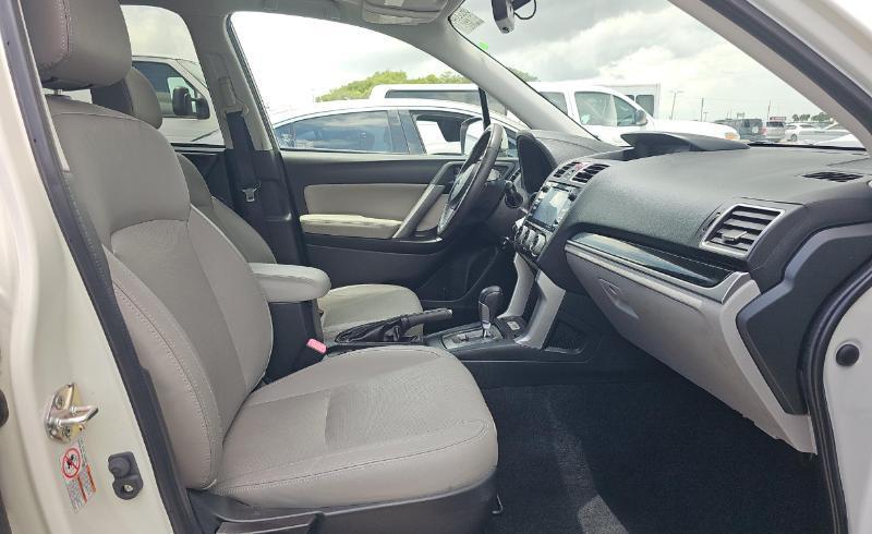 Subaru Forester 2.5i Limited CVT 2017