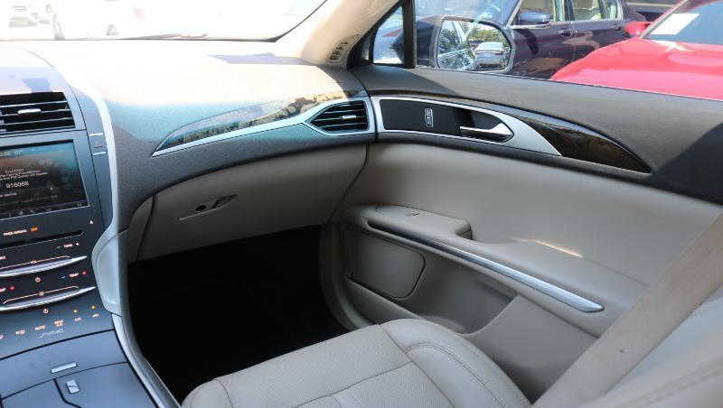 Lincoln MKZ 4dr Sdn FWD 2016