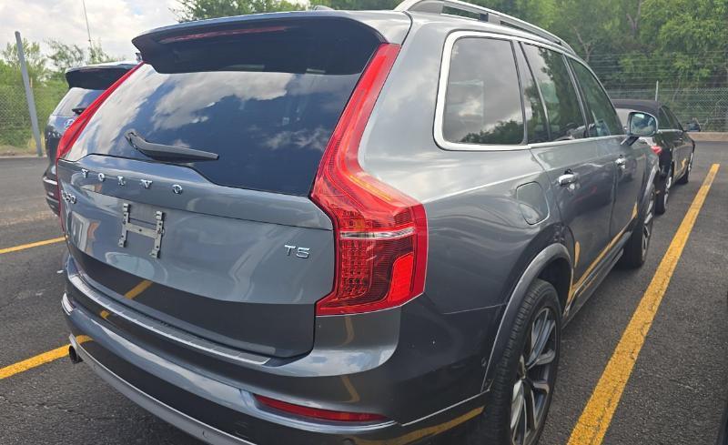 Volvo XC90 T5 FWD 7-Passenger Momentum 2018