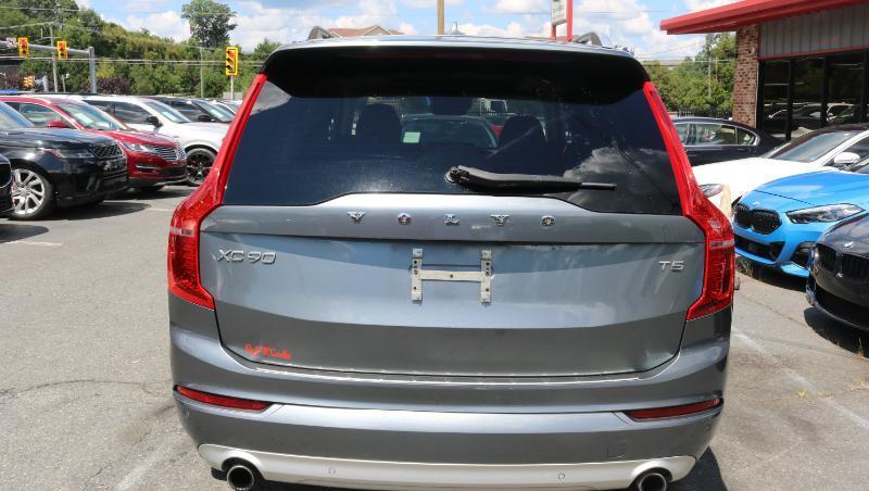 Volvo XC90 T5 FWD 7-Passenger Momentum 2018