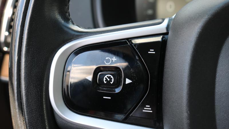 Volvo XC90 T5 FWD 7-Passenger Momentum 2018