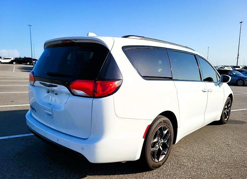 Chrysler Pacifica Touring L Plus FWD 2019