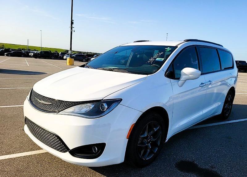 Chrysler Pacifica Touring L Plus FWD 2019