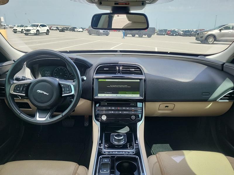 Jaguar XE 25t Prestige RWD 2018