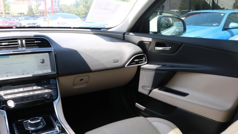 Jaguar XE 25t Prestige RWD 2018