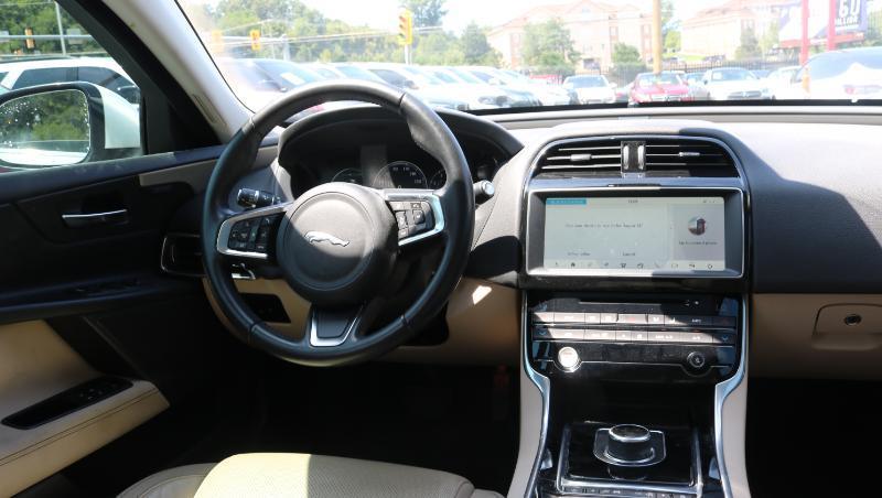 Jaguar XE 25t Prestige RWD 2018