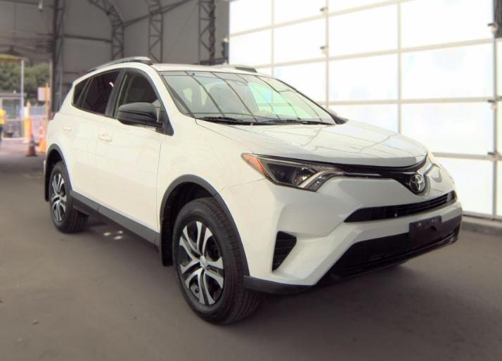 Toyota RAV4 LE AWD (Natl) 2018