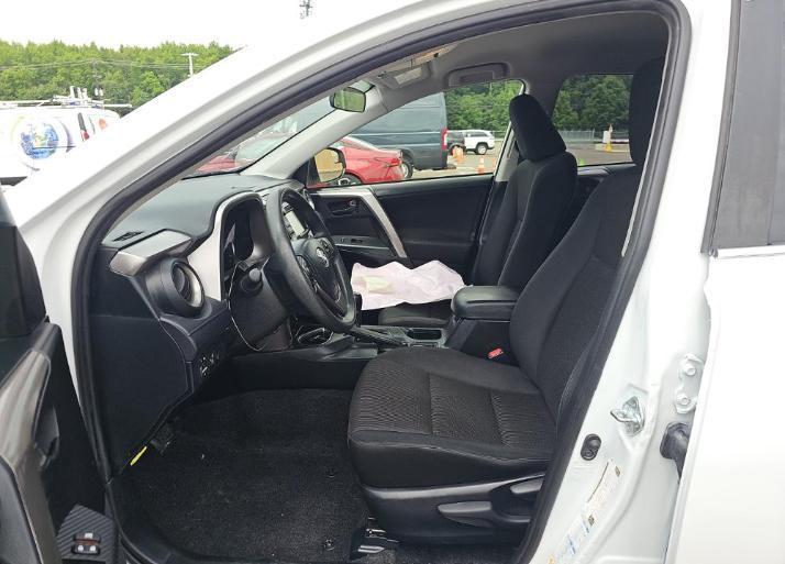 Toyota RAV4 LE AWD (Natl) 2018
