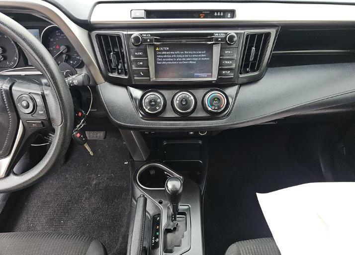 Toyota RAV4 LE AWD (Natl) 2018