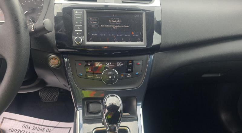 Nissan Sentra SR CVT 2019