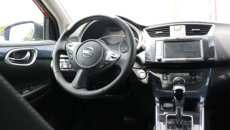 Nissan Sentra SR CVT 2019