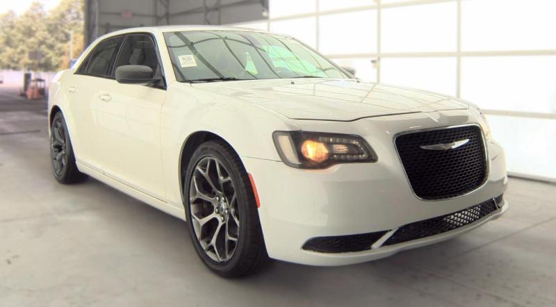 Chrysler 300 Touring RWD 2018