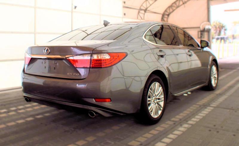 Lexus ES 350 4D Luxury Sedan 2015