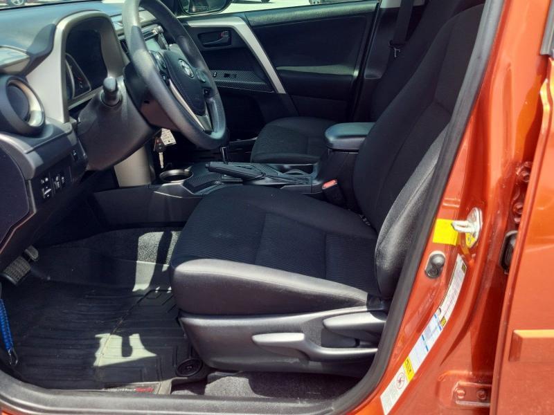 Toyota RAV4 AWD 4dr LE (Natl) 2015