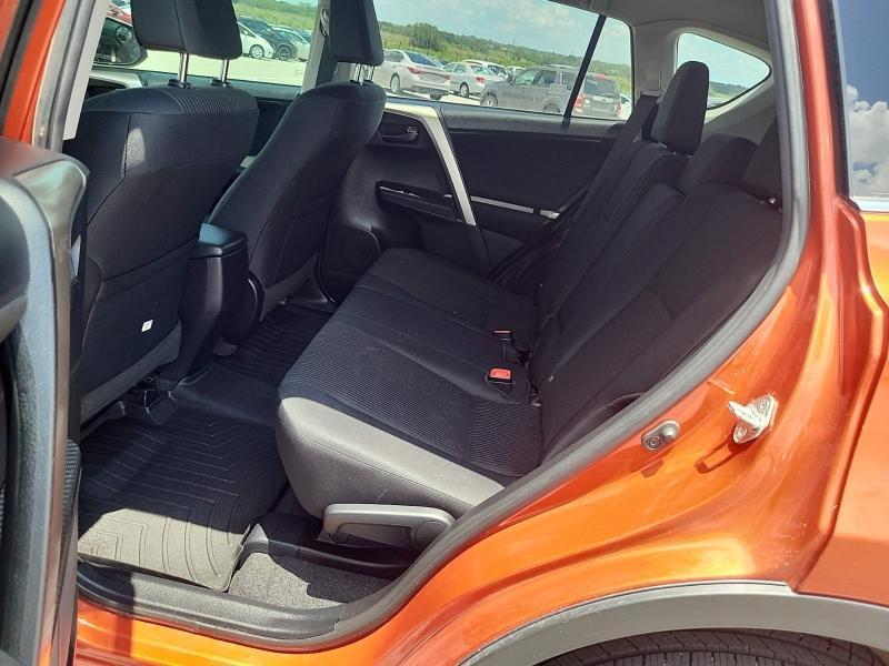Toyota RAV4 AWD 4dr LE (Natl) 2015