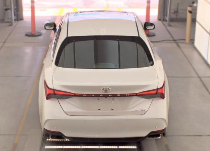 Toyota Avalon Limited (Natl) 2019