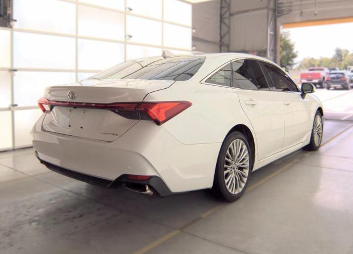 Toyota Avalon Limited (Natl) 2019