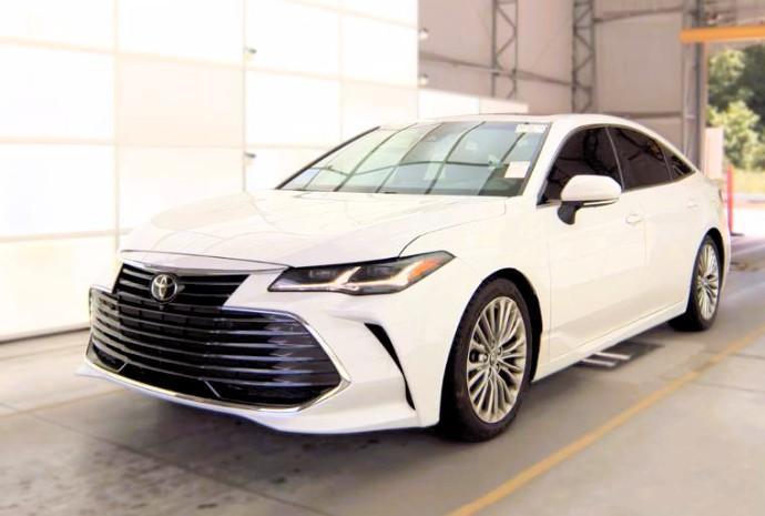 Toyota Avalon Limited (Natl) 2019