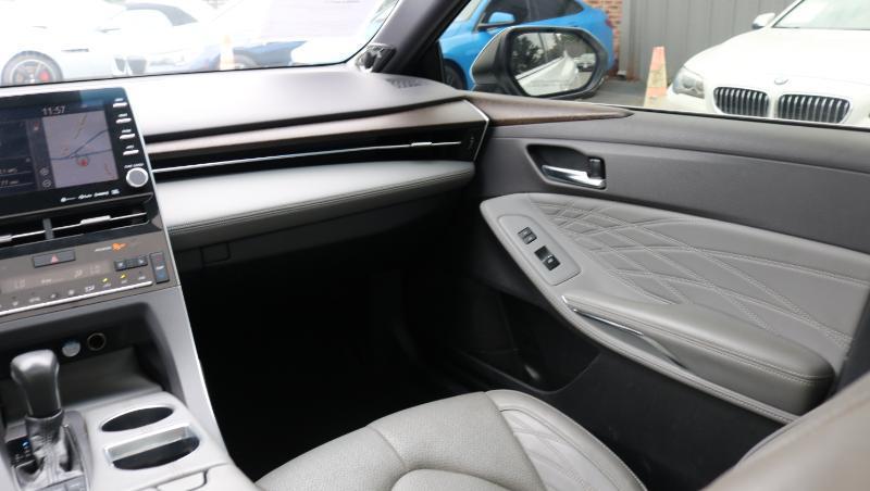 Toyota Avalon Limited (Natl) 2019