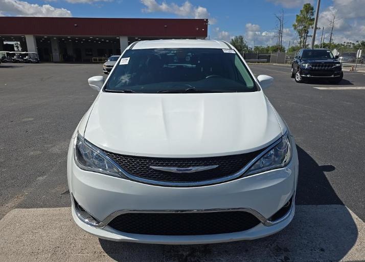 Chrysler Pacifica Touring FWD 2020